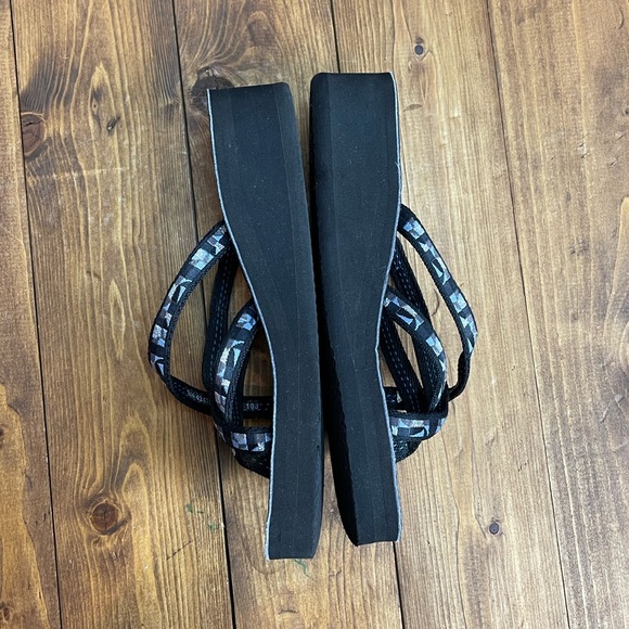 COPY - Teva mandalyn wedge sandal approximately size 5 - Picture 8 of 12